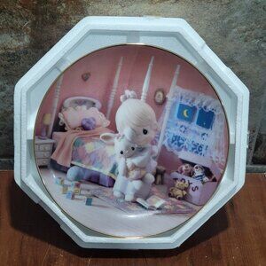 Precious Moments Decorative Plate Hamilton Jesus Loves Me 1994